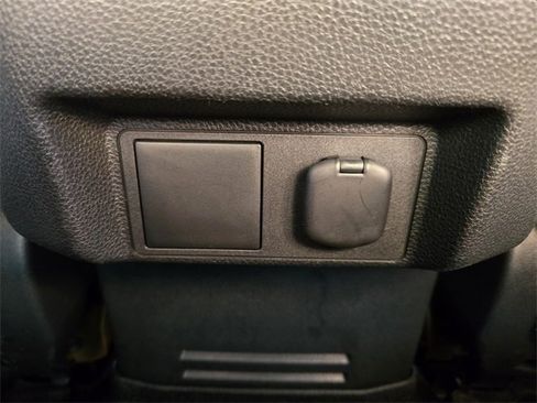 Used 2024 Toyota Tacoma TRD Off-Road image 32