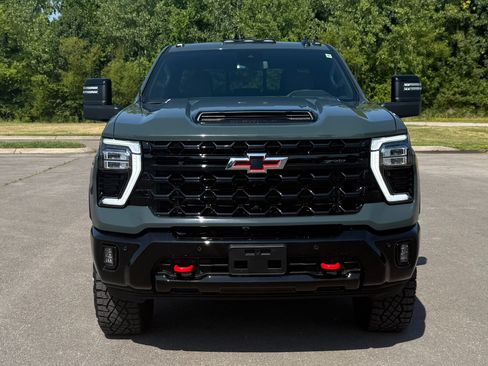 Used 2025 Chevrolet Silverado 2500 ZR2 w/ LPO, Dark Essentials Package AWD/4WD image 5