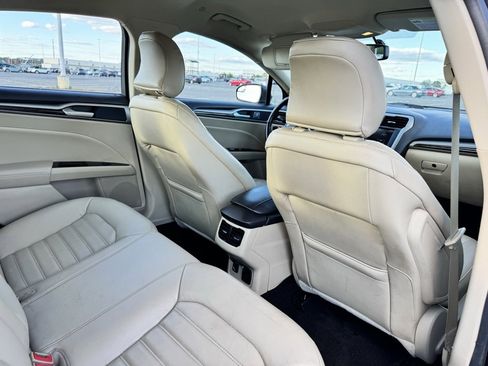 Used 2015 Ford Fusion SE w/ Equipment Group 502A image 17