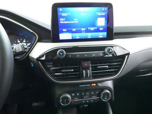 Certified 2022 Ford Escape SE w/ SE Sport Appearance Package image 15