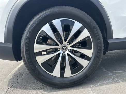 Used 2024 Mercedes-Benz GLE 350 4MATIC image 17