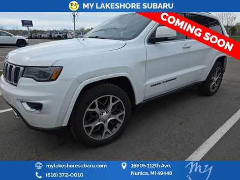 Used 2018 Jeep Grand Cherokee Limited AWD/4WD image 3
