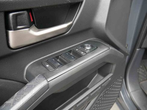 Used 2024 Toyota Tacoma TRD Off-Road image 23