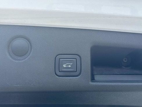 Used 2024 Chevrolet Equinox LT FWD image 14
