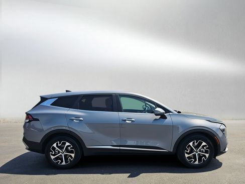 Used 2023 Kia Sportage EX FWD image 6