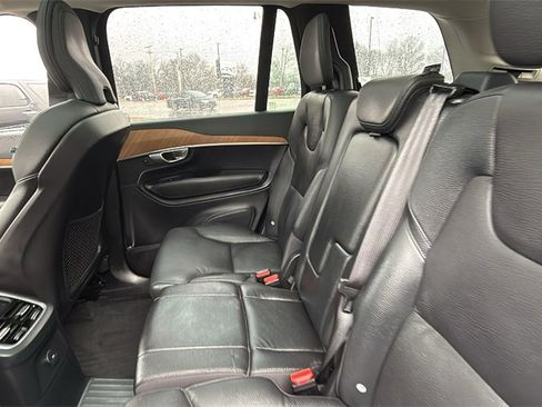 Certified 2024 Volvo XC90 T8 Plus w/ Protection Package Premier image 28