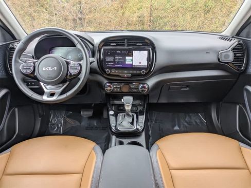 Used 2024 Kia Soul EX image 17
