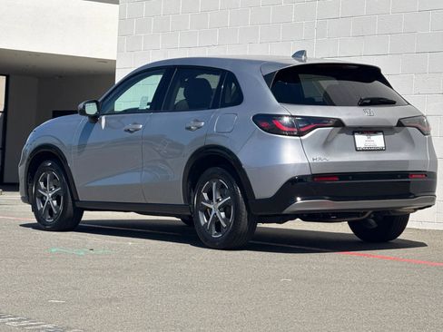Certified 2024 Honda HR-V EX-L image 3