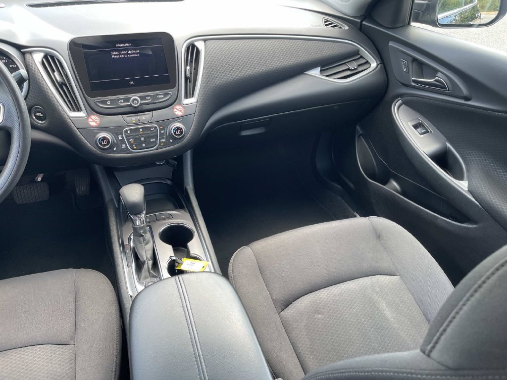 Used 2025 Chevrolet Malibu LT FWD image 15