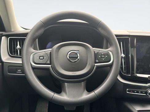 Used 2023 Volvo XC60 B5 Core AWD/4WD image 12