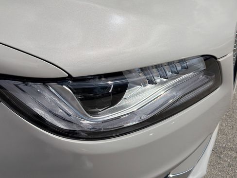 Used 2020 Lincoln MKZ FWD image 33