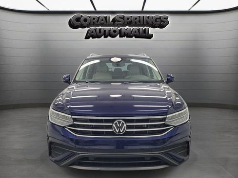 Used 2023 Volkswagen Tiguan SE FWD image 2