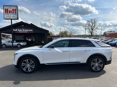 Used 2024 Cadillac Lyriq Luxury w/ LPO, Floor Liner Package image 2