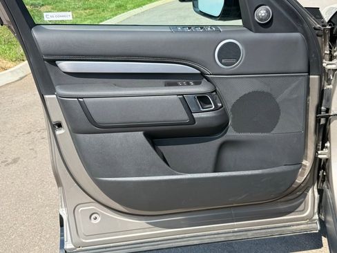 Certified 2025 Land Rover Discovery Dynamic SE image 16