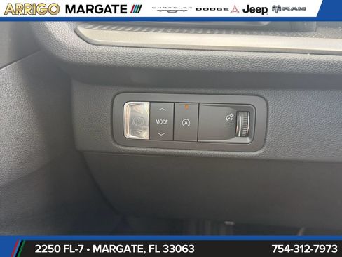 Used 2026 Chevrolet Traverse LT w/ Enhanced Driving Package FWD image 34