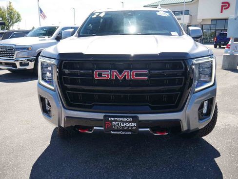 Used 2024 GMC Yukon XL AT4 w/ Technology Package AWD/4WD image 4