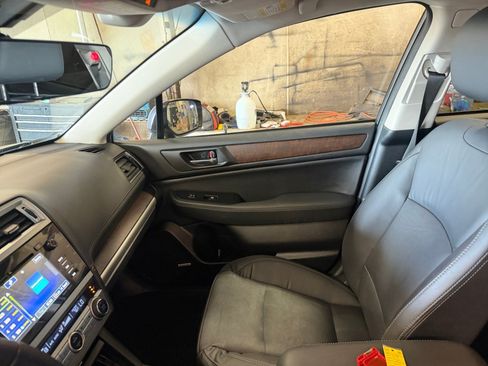 Used 2017 Subaru Outback 2.5i Limited AWD/4WD image 31