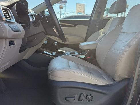 Used 2017 Kia Sorento EX AWD/4WD image 12