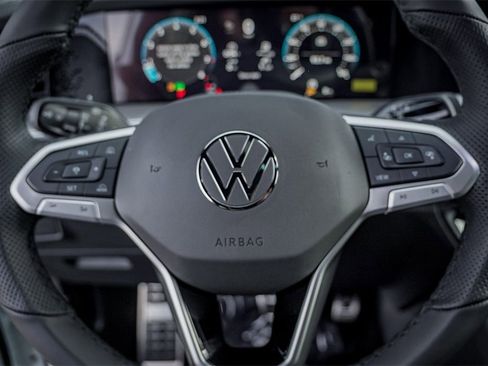 New 2026 Volkswagen Tiguan SE R-Line image 14