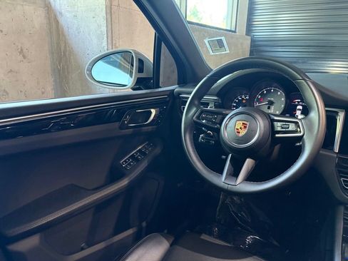 Certified 2023 Porsche Macan S AWD/4WD image 19