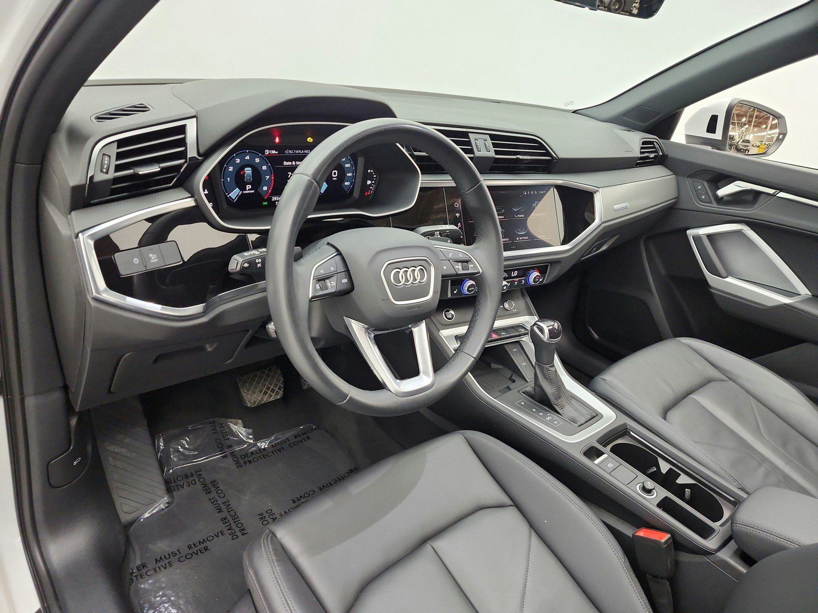 Used 2024 Audi Q3 2.0T Premium AWD/4WD image 9