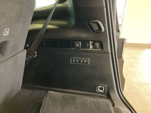 Used 2024 Jeep Wagoneer Series III AWD/4WD image 33
