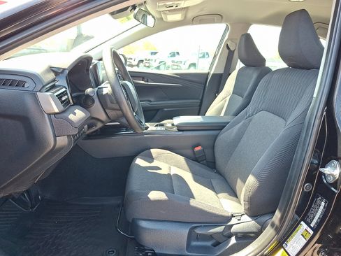 Used 2025 Toyota Camry LE FWD image 14
