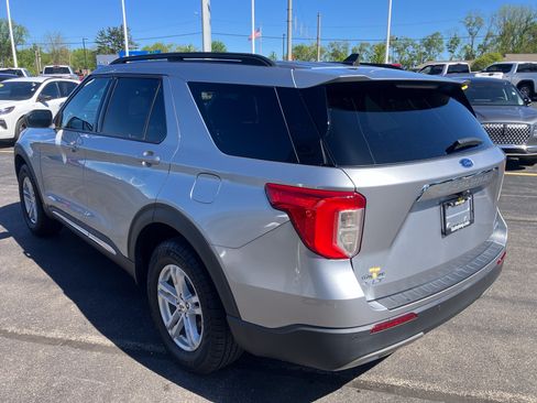 Certified 2021 Ford Explorer XLT w/ Equipment Group 202A AWD/4WD image 5