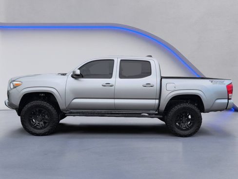 Used 2022 Toyota Tacoma SR AWD/4WD image 5