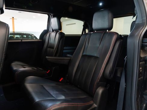 Used 2018 Dodge Grand Caravan GT FWD image 9