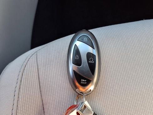 Used 2025 Hyundai Kona SEL image 11