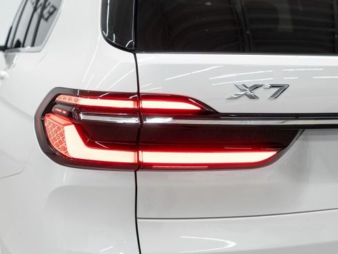 Used 2025 BMW X7 xDrive40i w/ Premium Package AWD/4WD image 54