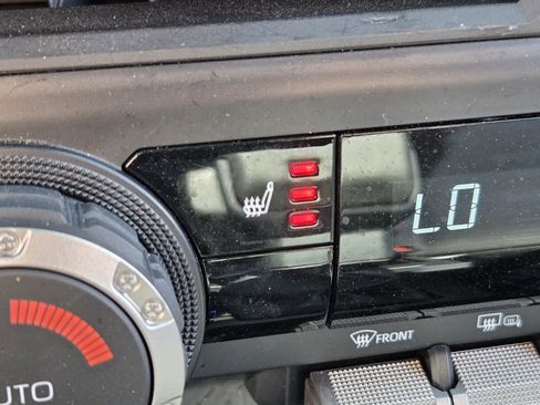 Used 2025 Toyota Tacoma TRD Off-Road AWD/4WD image 19