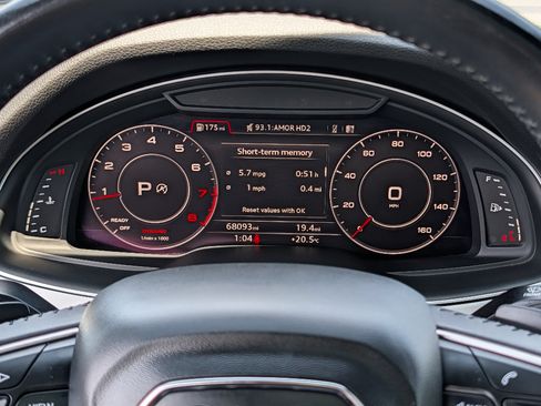 Used 2018 Audi Q7 2.0T Premium Plus AWD/4WD image 24