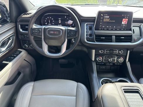 Used 2024 GMC Yukon XL SLT image 27
