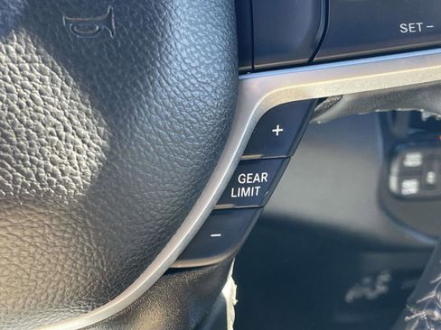 Used 2024 RAM 2500 Big Horn w/ Bed Utility Group image 10