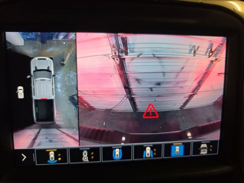 Used 2022 Chevrolet Silverado 2500 LTZ w/ LTZ Premium Package image 19