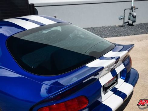 Used 1996 Dodge Viper GTS image 30