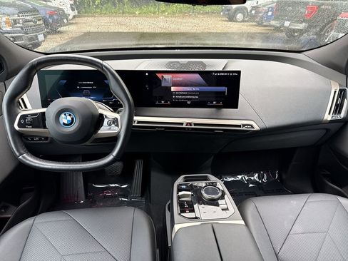 Used 2023 BMW iX xDrive50 AWD/4WD image 27