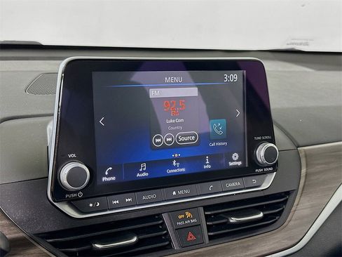 Used 2023 Nissan Altima 2.5 SV image 22