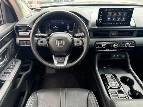 Used 2023 Honda Pilot Elite image 11
