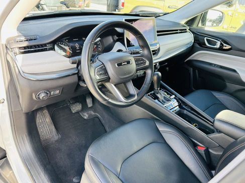 Used 2022 Jeep Compass Limited image 11