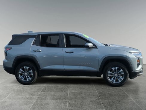 Used 2025 Chevrolet Equinox LT image 6