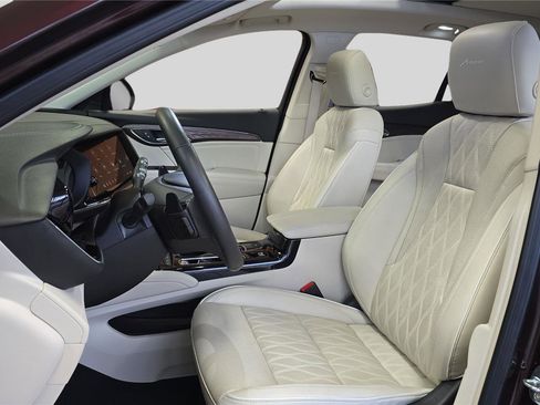 Used 2023 Buick Envision Avenir image 11