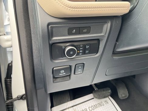 Used 2024 Ford Expedition Max Limited image 19