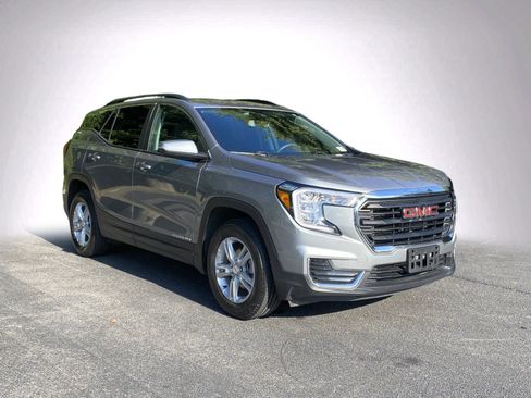 Used 2023 GMC Terrain SLE w/ Driver Convenience Package AWD/4WD image 2