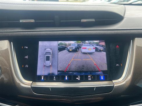 Used 2021 Cadillac XT6 Premium Luxury w/ Platinum Package AWD/4WD image 39