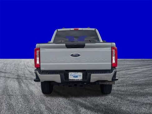 Certified 2025 Ford F250 XLT AWD/4WD image 5