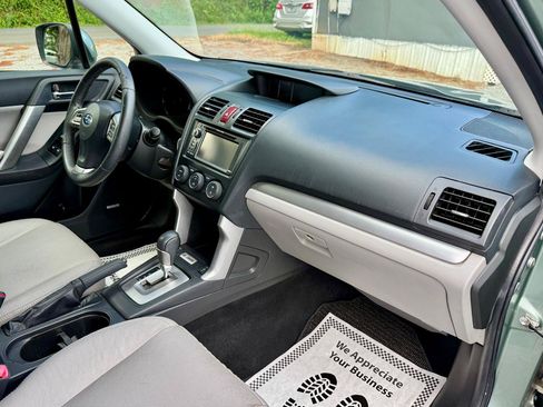 Used 2014 Subaru Forester 2.5i Touring AWD/4WD image 11
