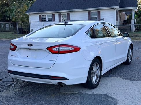 Used 2015 Ford Fusion SE w/ Equipment Group 202A image 5